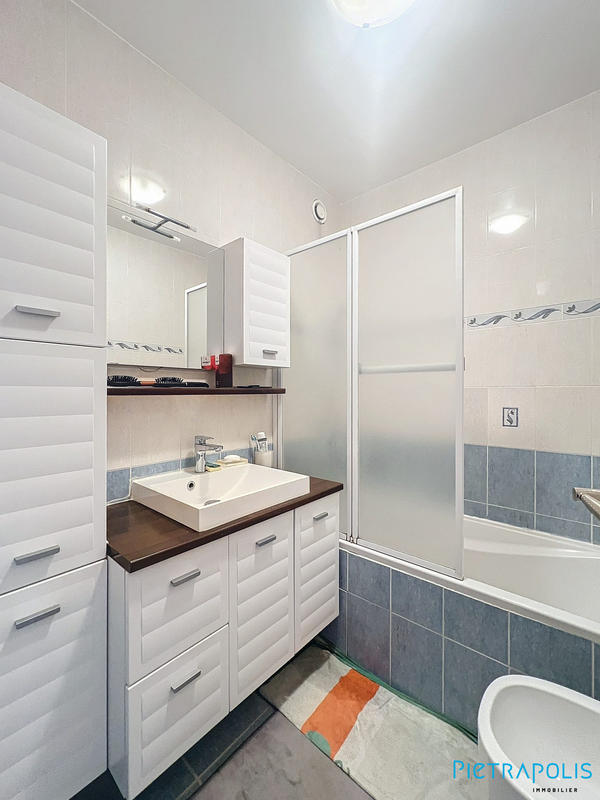 Appartement - 77 m² - 3 pièces