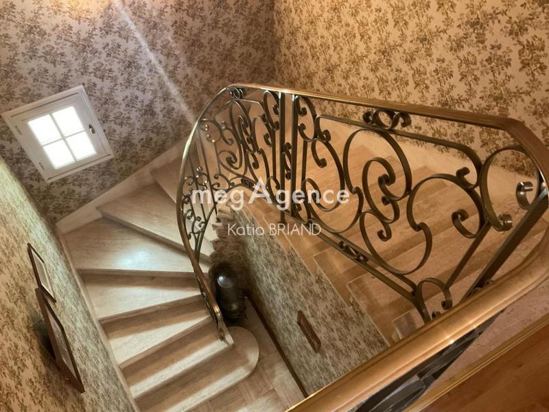 Maison - 175 m² - 6 pièces