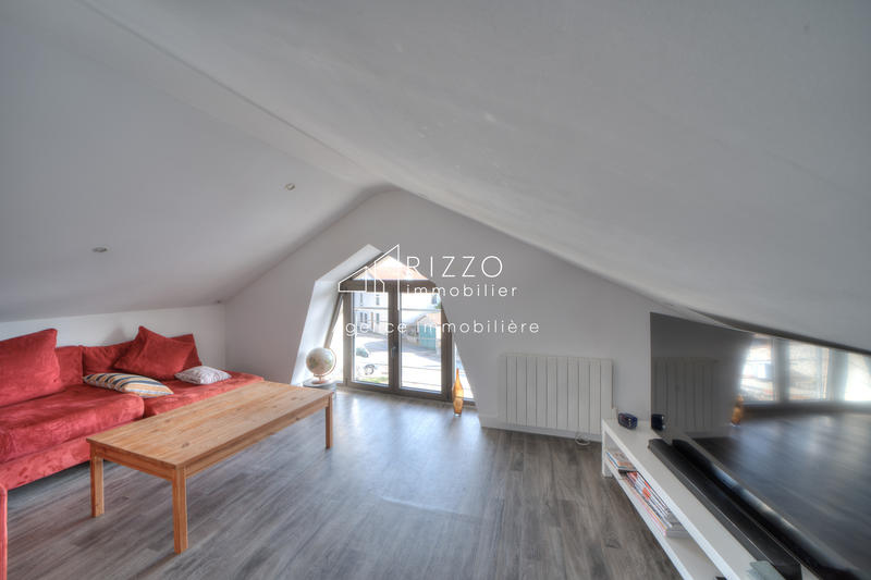 Maison - 102 m² - 5 pièces