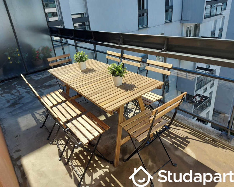 Chambre - 140 m² - 1 pièce