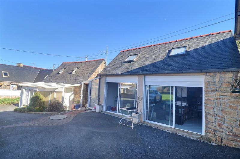 Maison - 252 m² - 10 pièces