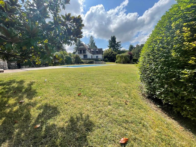 Maison - 200 m² - 7 pièces