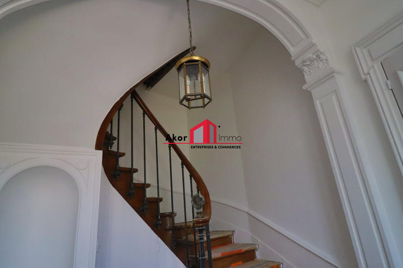 Bureau - 9 m² - 1 pièce