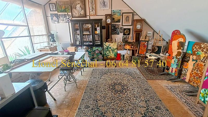 Demeure - 240 m² - 12 pièces