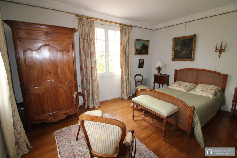 Maison - 308 m² - 12 pièces