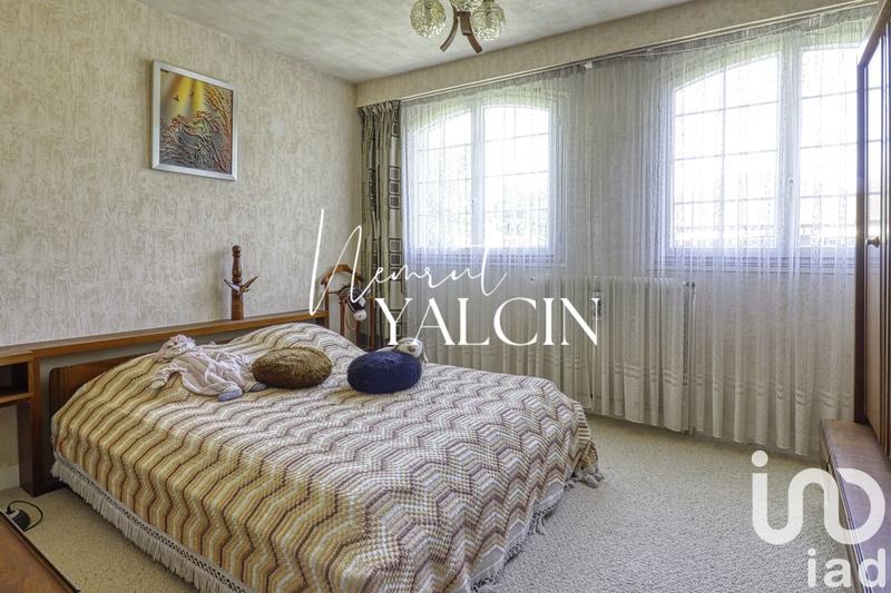 Maison - 233 m² - 8 pièces