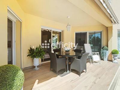 Maison - 180 m² - 5 pièces