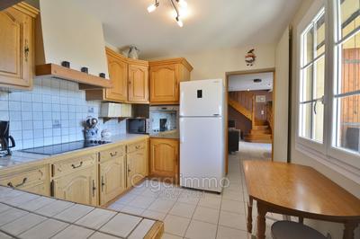 Villa - 200 m² - 9 pièces