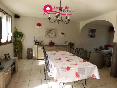 Maison - 122 m² - 8 pièces