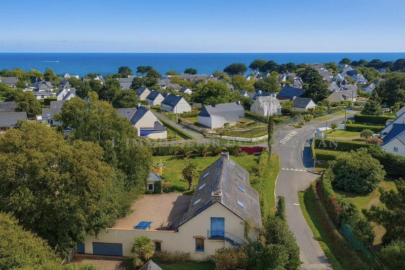 Maison - 229 m² - 9 pièces