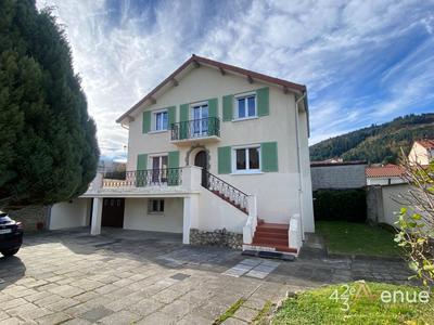 Maison - 186 m² - 8 pièces