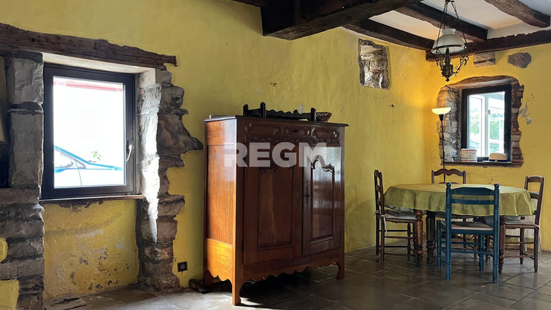 Maison - 200 m² - 7 pièces