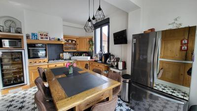 Maison - 240 m² - 7 pièces