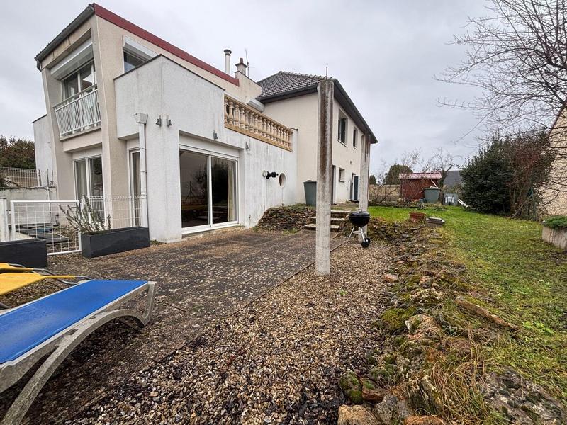 Maison - 163 m² - 7 pièces