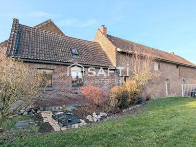 Maison - 240 m² - 8 pièces