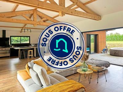 Maison - 140 m² - 5 pièces