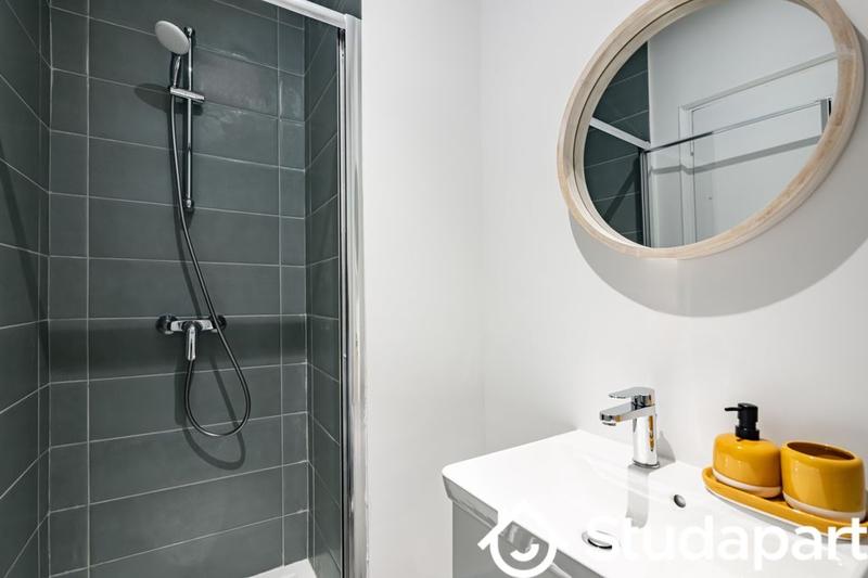 Chambre - 192 m² - 1 pièce