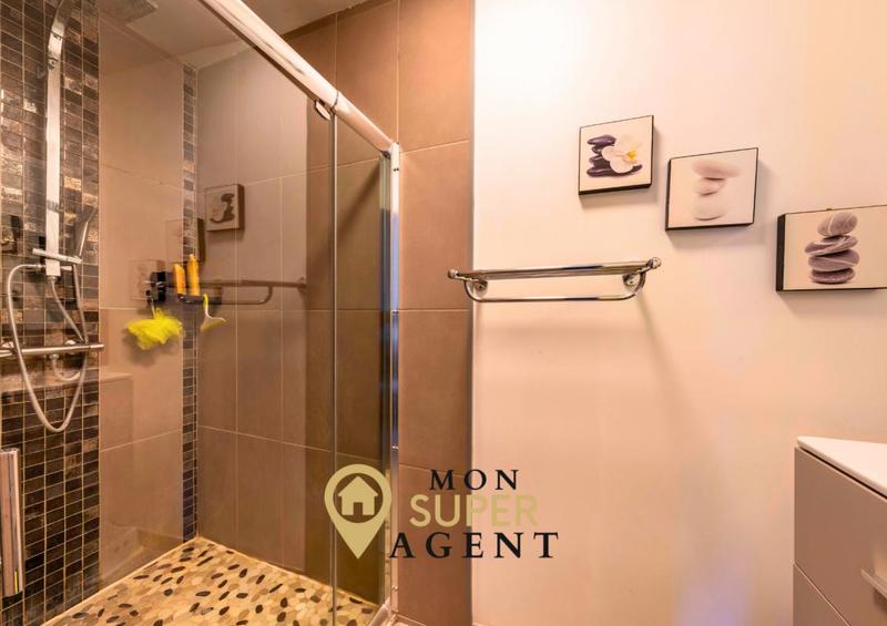 Maison - 190 m² - 7 pièces