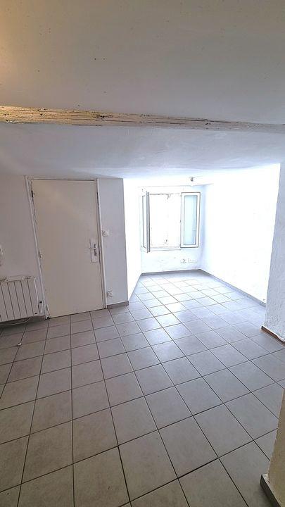 Studio - 25 m² - 1 pièce