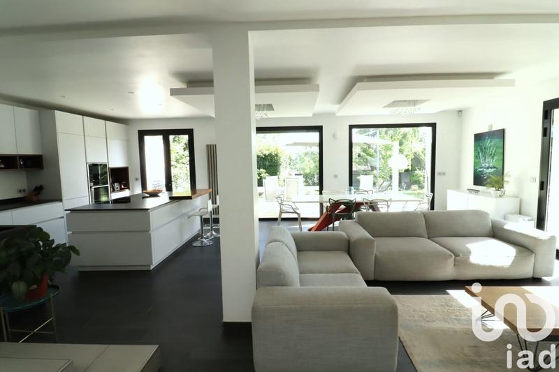 Maison - 195 m² - 6 pièces