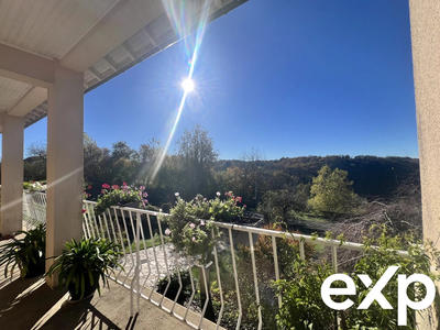 Maison - 147 m² - 9 pièces