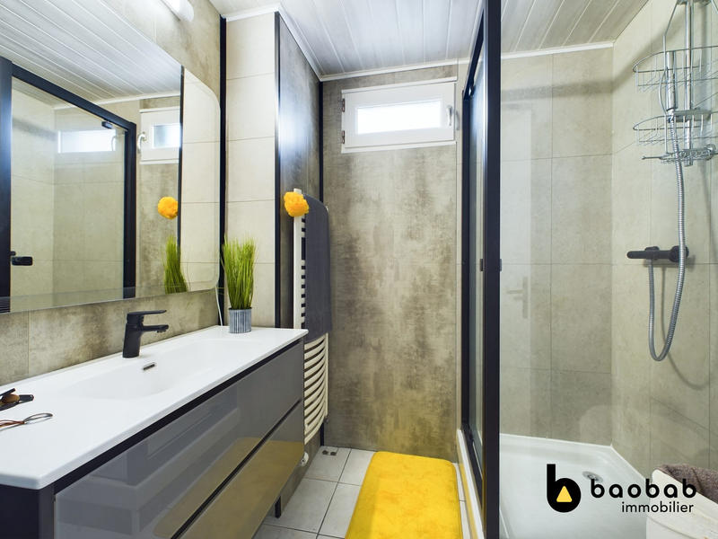 Appartement - 82 m² - 4 pièces