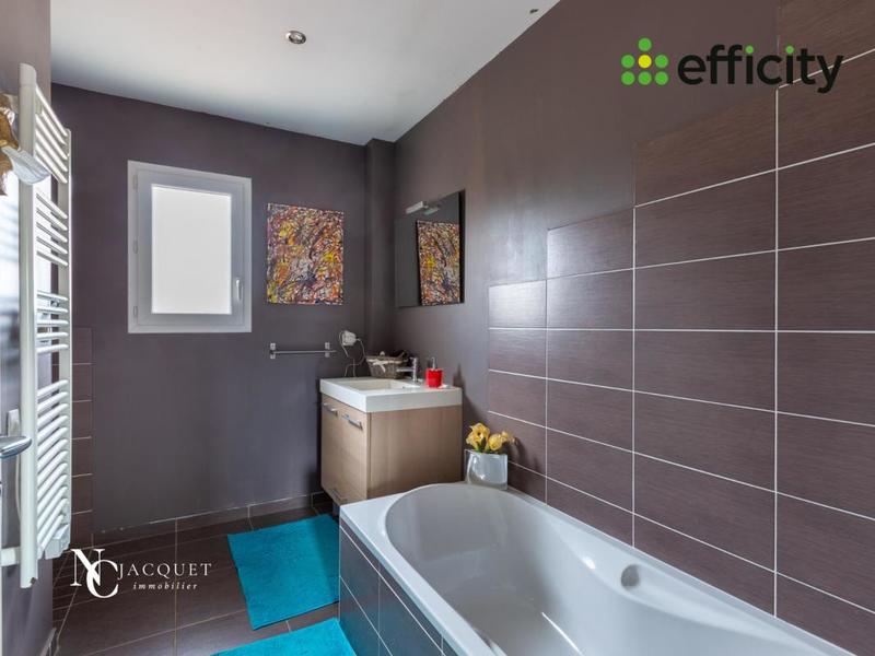 Maison - 161 m² - 7 pièces