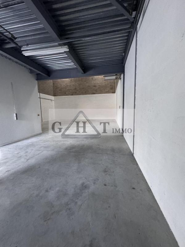 Entrepôt - 233 m²