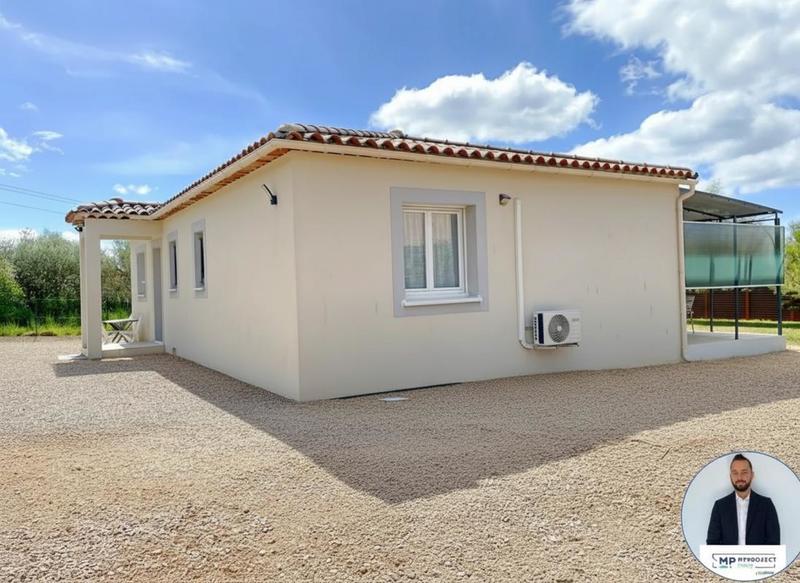 Maison - 93 m² - 5 pièces