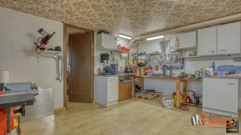 Maison traditionnelle - 268 m² - 10 pièces