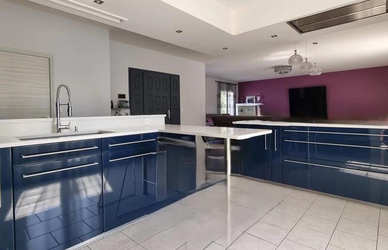 Maison - 143 m² - 7 pièces