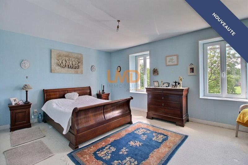 Maison - 244 m² - 7 pièces