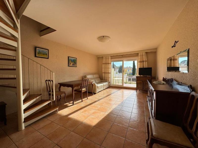 Maison - 93 m² - 5 pièces