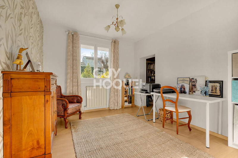 Maison - 254 m² - 8 pièces