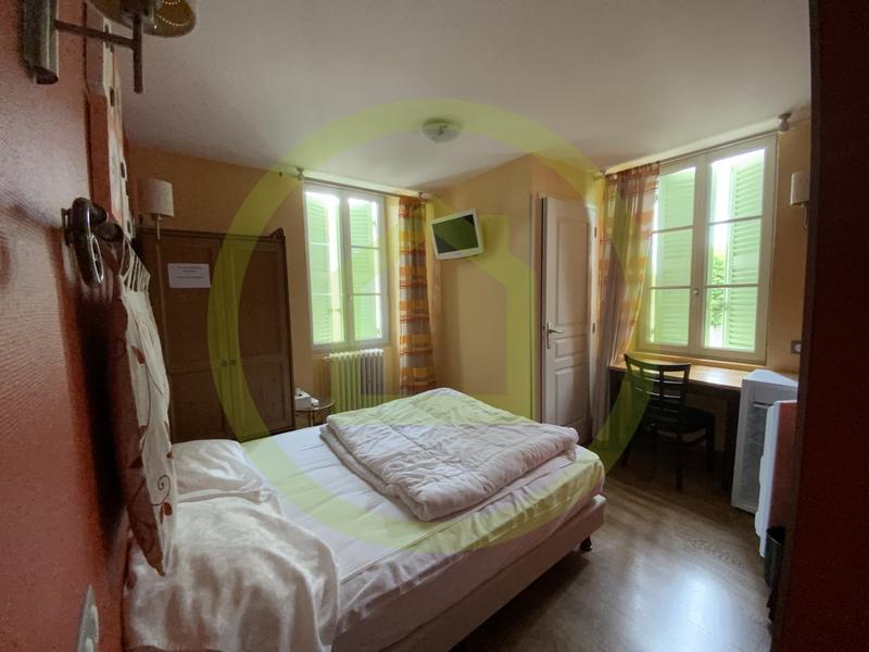 Maison - 540 m² - 20 pièces