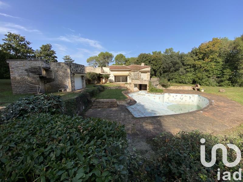 Maison - 437 m² - 8 pièces