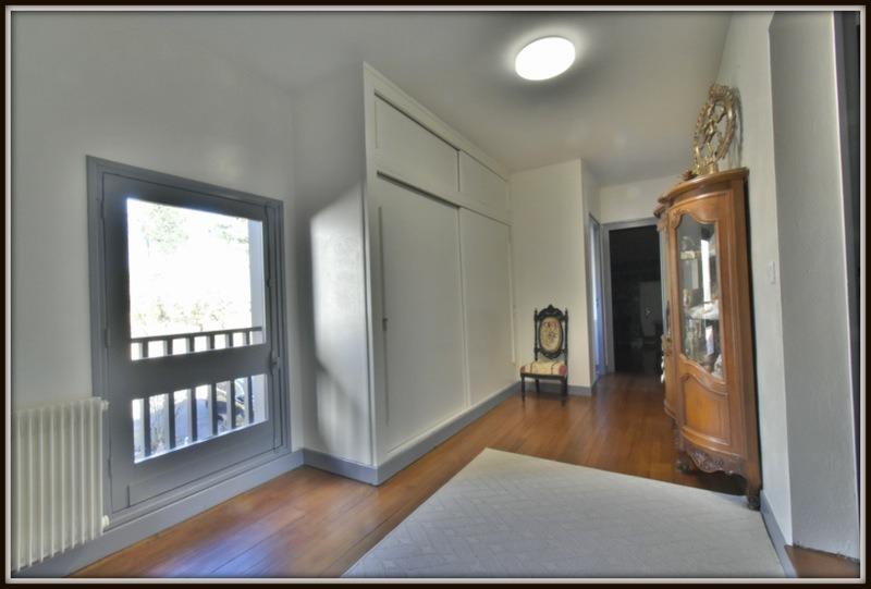 Maison - 266 m² - 9 pièces