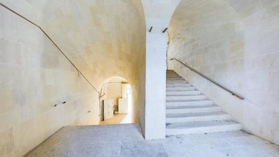 Château - 3 000 m² - 30 pièces