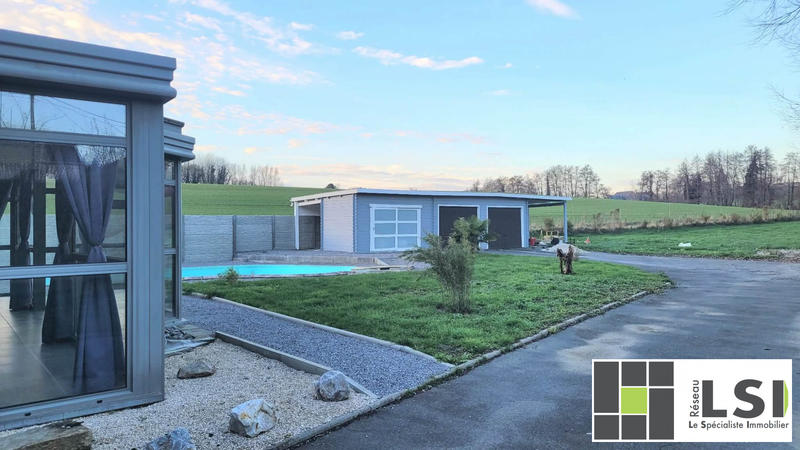 Maison - 245 m² - 8 pièces