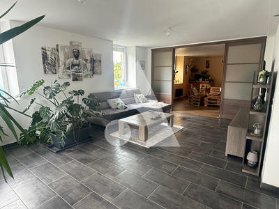 Maison - 260 m² - 6 pièces