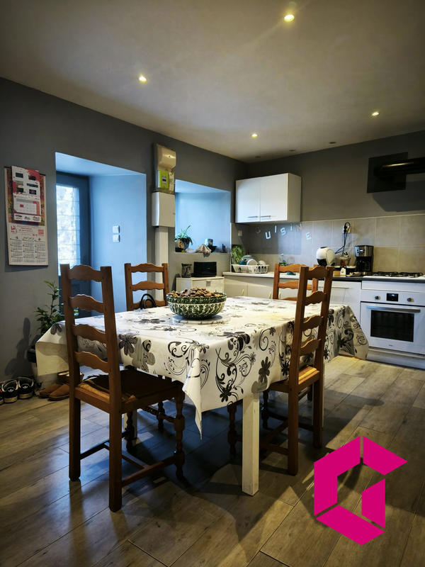 Maison - 179 m² - 5 pièces