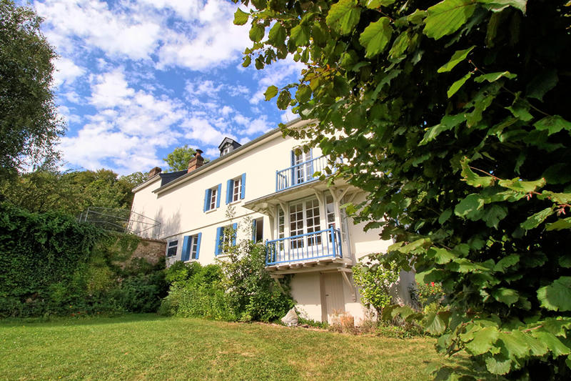 Maison - 291 m² - 11 pièces