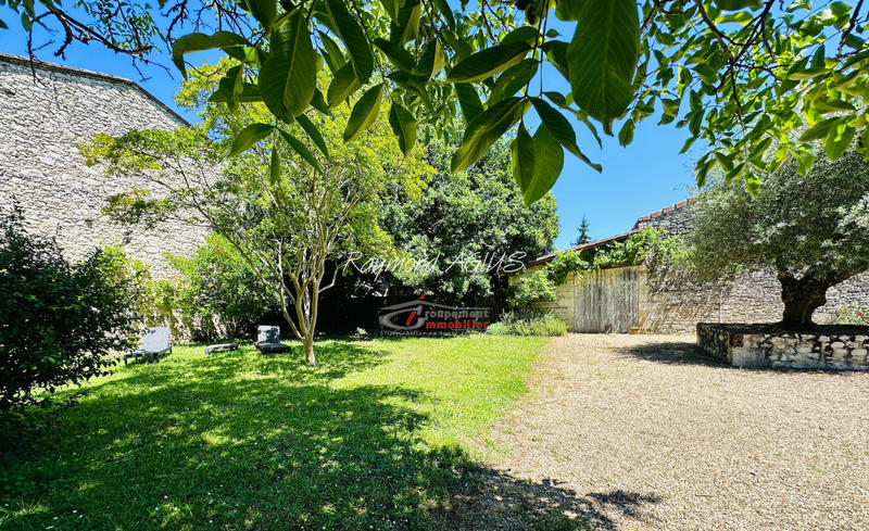 Maison de village - 315 m² - 8 pièces