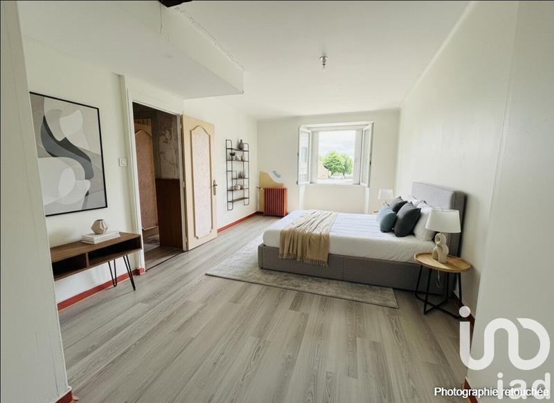 Maison - 230 m² - 9 pièces