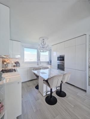 Appartement - 96 m² - 5 pièces