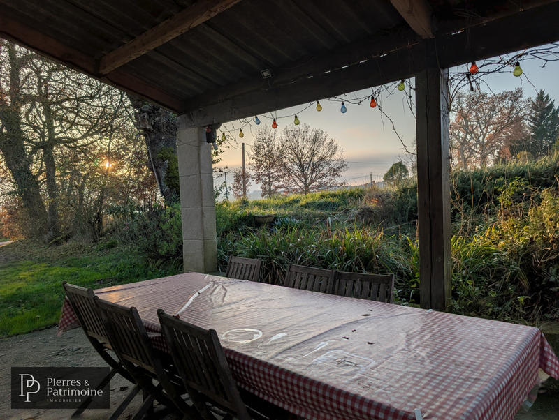 Propriété - 248 m² - 10 pièces