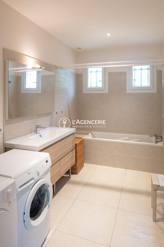 Maison - 190 m² - 6 pièces