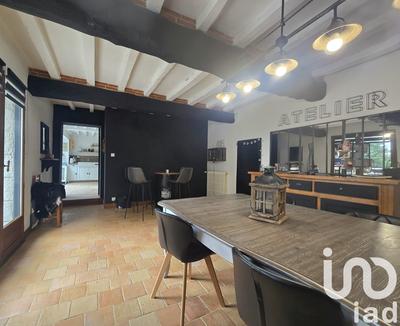 Maison - 240 m² - 7 pièces