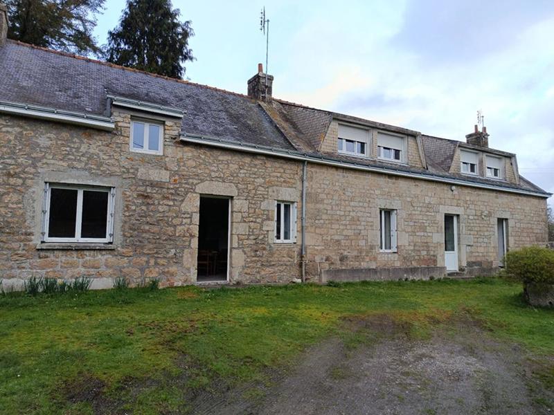 Maison - 250 m² - 12 pièces