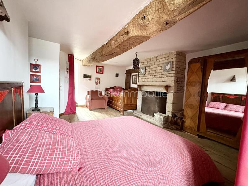 Maison en pierre - 206 m² - 6 pièces